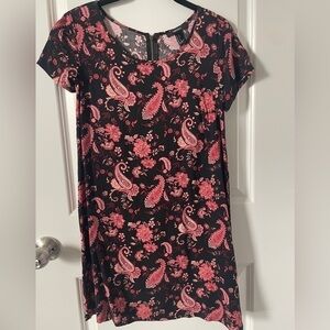 Short sleeve black with paisley print in pinks tunic top